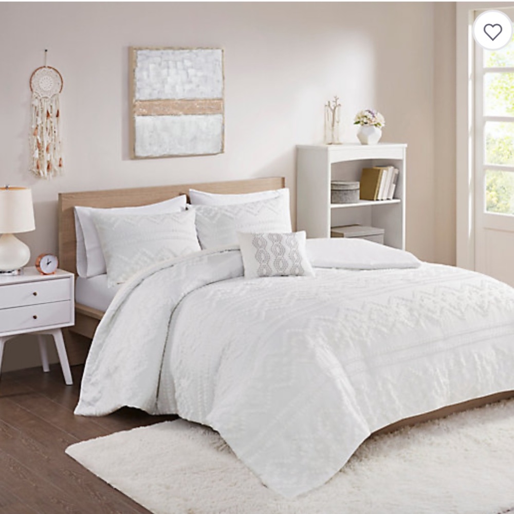 Target Intelligent Design White Chenille Comforter Queen Set